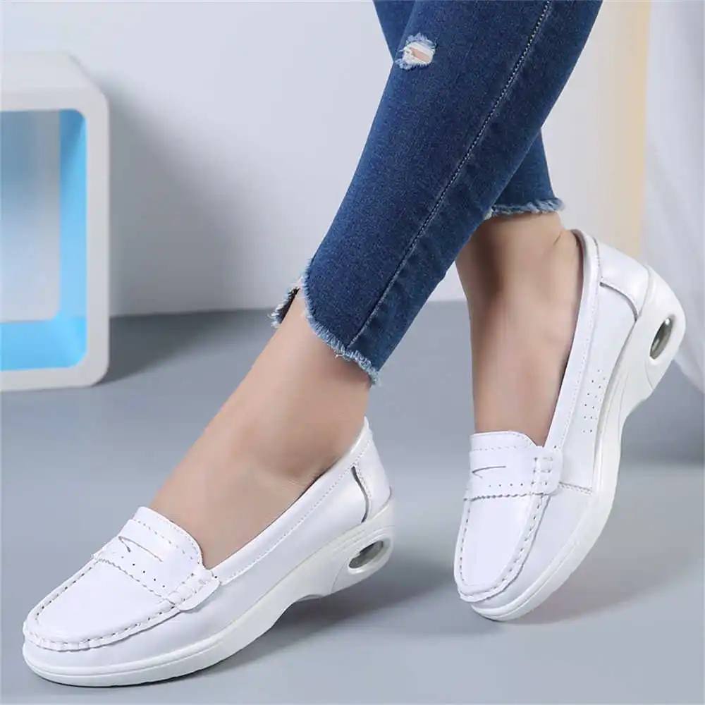 Thick Sole Slipon White Traine - Men'S Fashion Over 40 ulasan dan harga